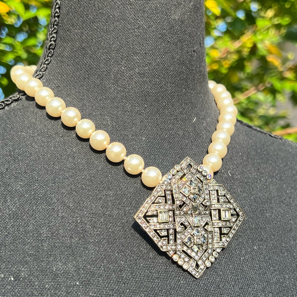 & Heidi Daus Victorian Style Pearl Necklace - Picture 7 of 9